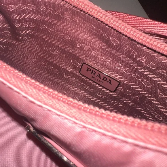 Re-Nylon Prada Re-Edition 2000 mini-bag (brand new, never used) - Picture 3 of 5